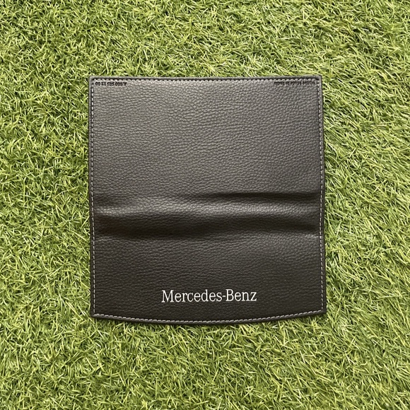 2020 Mercedes-Benz C-Class Sedan Owners Manual (C300 4MATIC 2.0L, C300 2.0L) - Picture 10 of 11